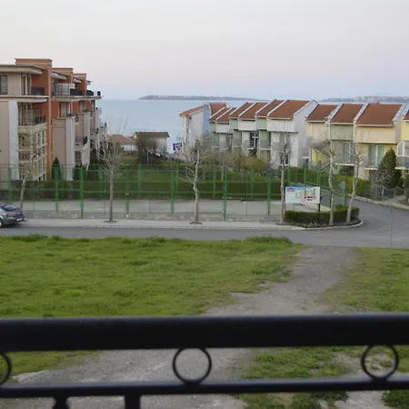 Julie Sea View *